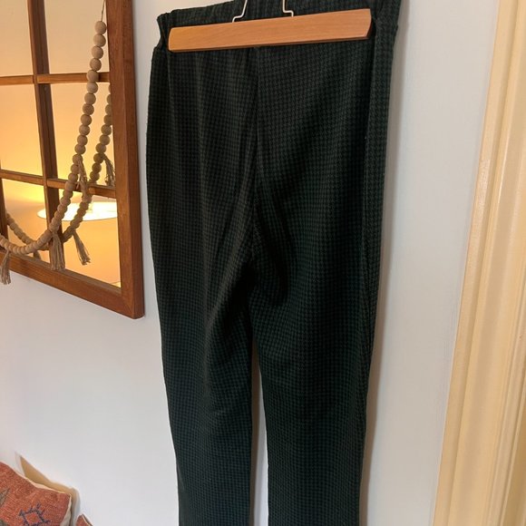 Urban Outfitters Green Cropped Pants - Picture 8 of 10